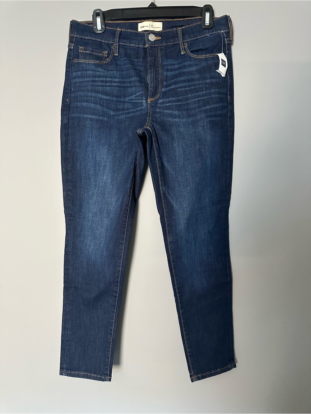 GAP Women’s Skinny Jeans in Dark Blue Wash